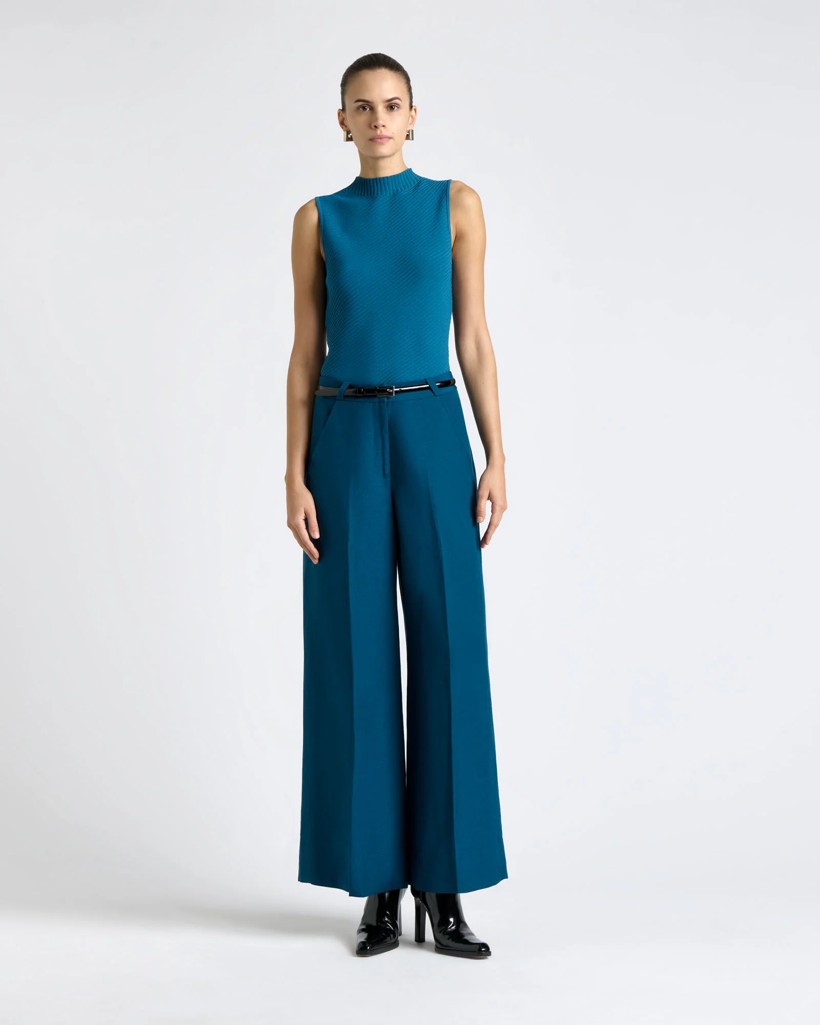 Linen Blend Cropped Leg Pant - Image 3