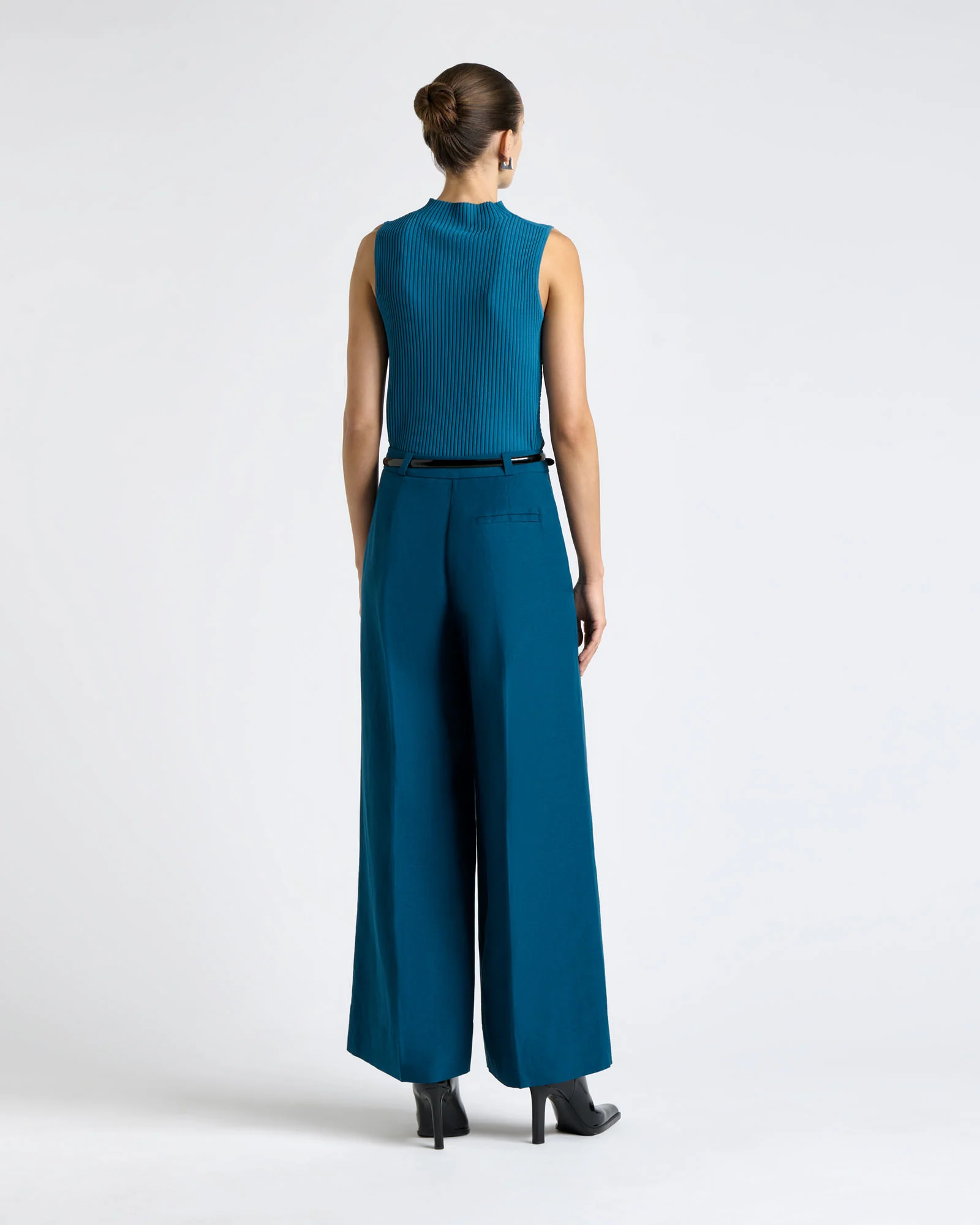 Linen Blend Cropped Leg Pant - Image 4